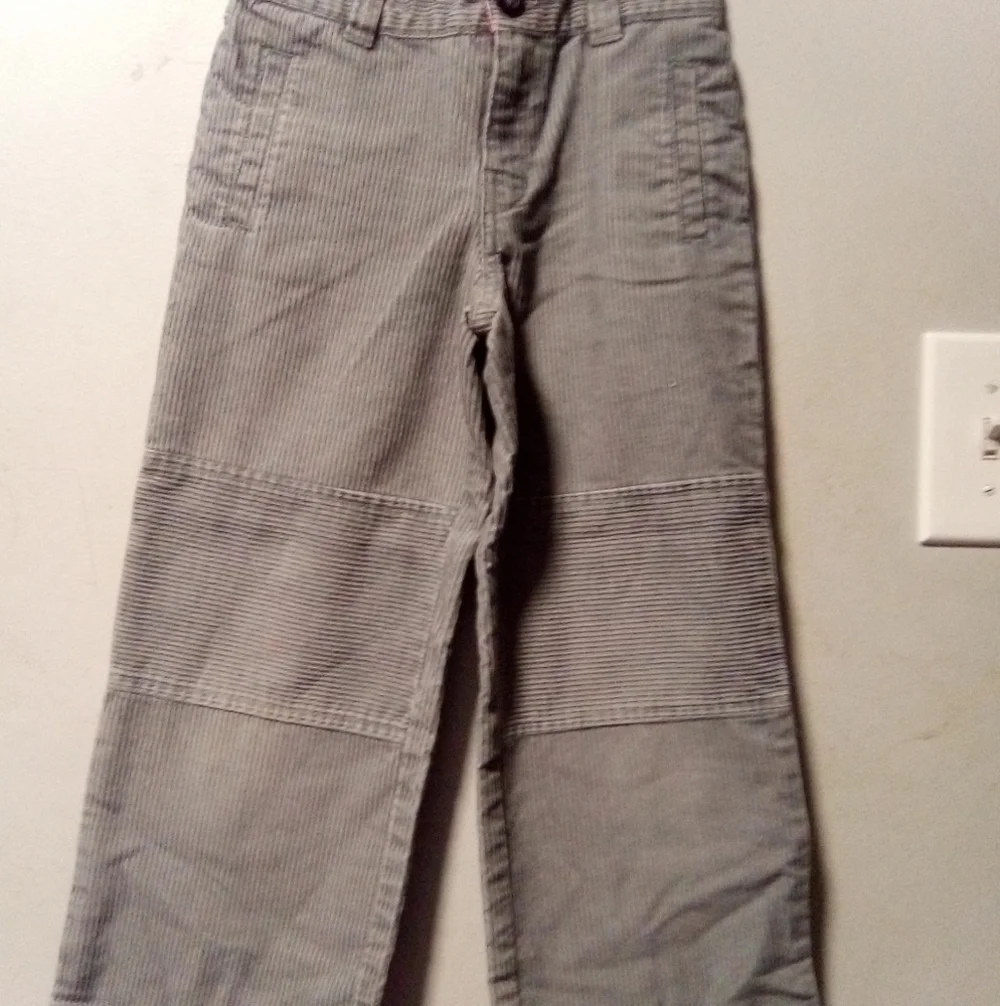 GYMBOREE boys gray corduroy pants. Size 5.